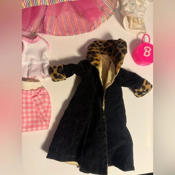 Vintage 1980s-1990's Barbie & Family Mattel Doll Clothing  Lot 15 Pce - Picture 4 of 6